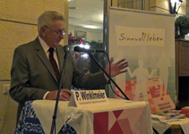 Peter Gauweiler bei der Veranstaltung: "Der Beutezug? Freihandelsabkommen EU/USA, die Pläne und Folgen" am 26. November in München