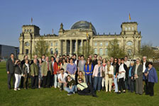 Die Besuchergruppe nach der Reichstagsführung