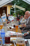 Dr. Gauweiler bei der Veranstaltung "Giesinger Biergartengespräch" im Biergarten Siebenbrunn am 20. August 2013