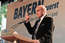 Dr. Gauweiler bei der Veranstaltung "Bayern Zuerst" in Ingolstadt am 07. September 2013