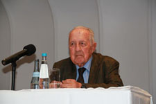 Dr. Gauweiler bei der Veranstaltung "Die Welt im Umbruch" im Bayerischen Hof am 09. September 2013
